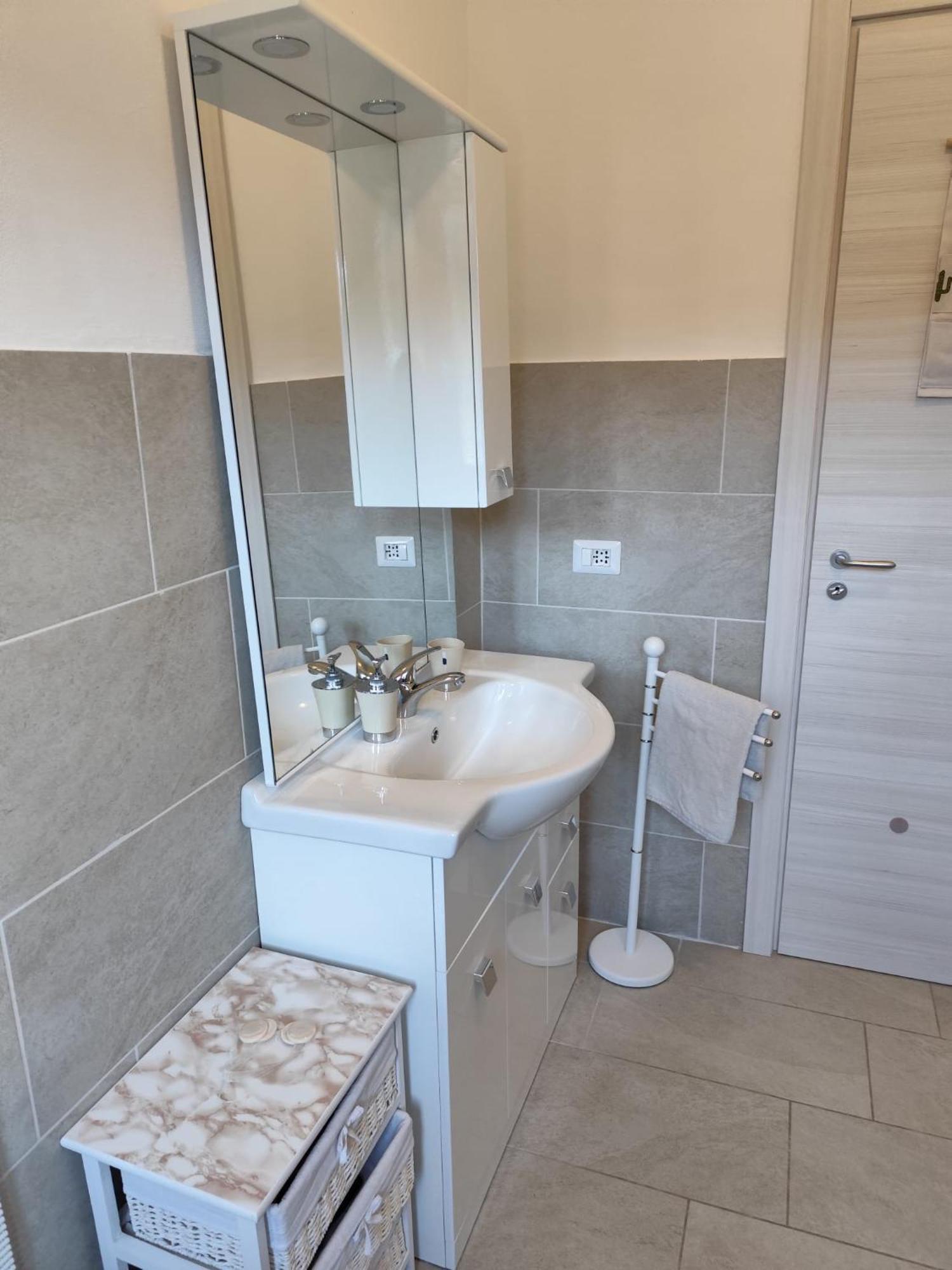 Residenza Tiziana Apartamento Luino Exterior foto